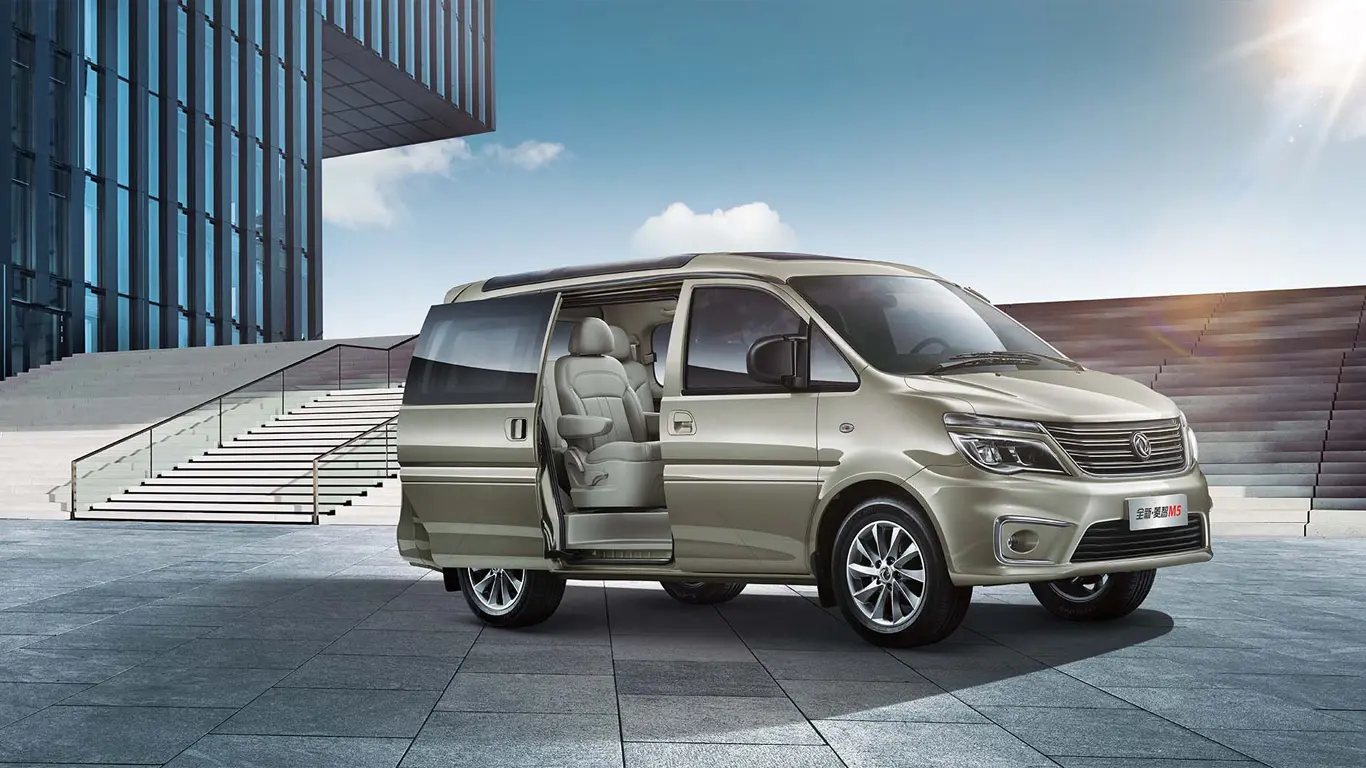 Forthing M5 - MPV / Van